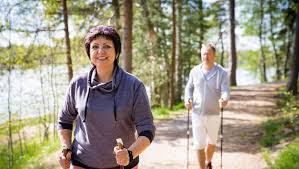 Marcher 10 000 pas par jour est un excellent moyen de rester actif et en bonne santé. Quel Nombre De Pas Par Jour Pour Une Personne De 60 Ans