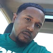 I rather you be a handful than a headache 😜😂🙌🏽🙏🏽