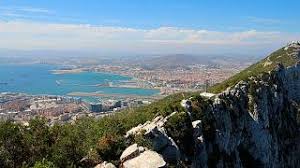A british colony and military base area 2.5 square miles (6.5 square kilometers), population 31,000. Eu Draft Law Says Gibraltar Is A British Colony Euronews