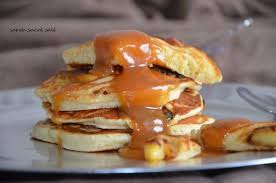 Crepes Aux Pommes Et Caramel Beurre Sale Le Sucre Sale D Oum Souhaib Crepe Aux Pommes Gateau Aux Pommes Facile Gateau Au Caramel Sale