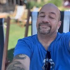 I have a 2015 freightliner Cascadia. My wiper fluid just stopped spraying.  The reservoir is full. I'm having trouble locating a fuse for it. Does  anyone know the location of it? ￼￼￼￼