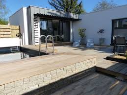 Mini Villa Design Mit Pool Strandspaziergang Tregunc With Images Villa Design House Styles Villa