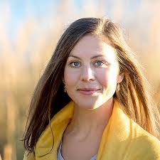 Colleen Hayes's Instagram, Twitter & Facebook