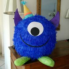 Pinata Petit Monstre Fait Main Realise En Papier Journal Et Papier De Soie Possibilite De Choisir Les Coule Pinata Maison Pinata Monstre Pinata Anniversaire