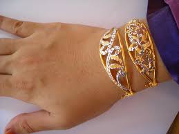 Rantai tangan dan gelang emas 916 yang murah, cantik, design terkini dan evergreen dengan pelbagai pilihan menarik dan upah rendah. 5 Ilmu Tentang Emas Wajib Tahu Sebelum Beli Atau Tukar Barang Kemas Vanilla Kismis