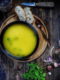 Courgettes Jaunes A La Menthe Servies En Soupe Recette Soupe Courgette Recette Courgette Jaune Courgettes Jaunes