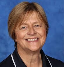 Julie Luxton's Instagram, Twitter & Facebook