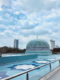 The museum is known to be one of the top attractions to tour in kuala lumpur. Islamic Arts Museum Malaysia Islamic Art Museum Islamic Art Art Museum