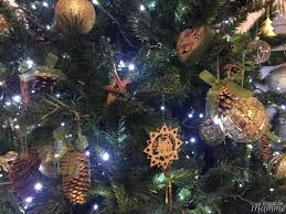 Dal kit natalizio per addobbare persino il wc di casa piuttosto che i piedini di elfo per le gambe delle sedie della cucina, le idee natalizie bizzarre sono. Addobbi Natalizi Fai Da Te Casa A Tema Naturale Viaggi Da Mamme