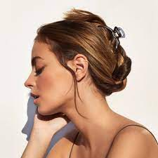 Pin By Cc On Hairstyles In 2021 Clip Hairstyles Thick Hair Styles Medium Hair Styles