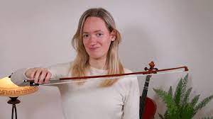 As an exercise, hold the fiddle bow vertically in your right hand, start to crawl your fingers up to the tip of the another way to measure for a fiddle if you don't have access to an instrument, use a measuring. How To Hold A Violin Bow The 6 Steps To A Perfect Bow Hold Violinspiration