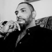 Efrain Troche's Instagram, Twitter & Facebook