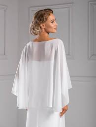 Gefertigt wurden diese kleider vorwiegend aus leinen, hanf, nessel, ein aus den fasern der brennnessel hergestellter stoff oder schafwolle. Perfekte Hochzeit Braut Stola Umhang Zum Brautkleid Brautkontor