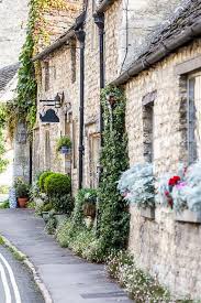 There aren't many places left in the united kingdom that make you feel like you've stepped back in time, but the cotswolds is definitely one of them. Cotswolds Villages 13 Prettiest Villages To Visit In The Cotswolds Cotswolds England Places In England Cotswolds