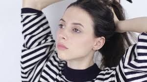 One to two inches down the length of your ponytail, depending on how long your hair is, place another hair elastic. 3 Ways To Make A High Ponytail Wikihow