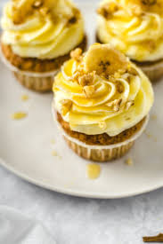 Bananen Walnuss Cupcakes Mit Frischkase Topping In 2020 Cupcakes Kaffee Und Kuchen Backrezepte