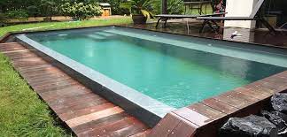 Qu'elle soit en pente ou à fond plat, elle permet de s'allonger paisiblement dans la piscine pour profiter du soleil. Escalier Piscine En Kit Escalier Piscine Avec Plage Ozeobois