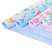 Verwende circa 120 bis 250 ml reinigungsmittel, je nach größe des flecks. Baby Wasserdichte Windel Reise Andern Urin Tat Baby Wickelt Pad Bett Blatt Abdeckung Tragbare Wechsler Matratze Protector Pad Spargut Innovative Produkte Zu Top Preisen