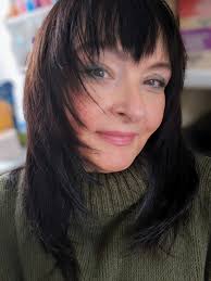 I know most people want cream white or grey, I can't stand it. Let's start  the colour revolution!!! I know 99% of people avoid colour and love their  pale choices and will