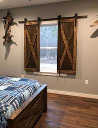 Decorative Rocks Ideas 40 Amazing Rustic Lake House Bedroom Decoration Ideas In 2020 Rustic Bedroom Furniture Lakehouse Bedroom Rustic House