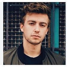 Taylor Baxter's Instagram, Twitter & Facebook