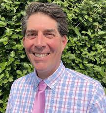 Thomas Knipp's Instagram, Twitter & Facebook