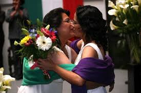 Bodas 10 anos mo e eu. Celebran 10 Anos De Boda Igualitaria