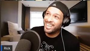 My brother in law has a podcast he recently started and I wanted to show  support by crosstiching his logo. If you are a nerd who loves anything  comics or film this