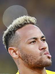 وهي منتشرة بكثرة وتكون على هيئة شعر قصير من الخلف وترك غرة الشعر طويلة وتصفيفها على هيئة موجة. Farfeshplus ÙØ±ÙØ´ Ø¨Ù„Ø³ Ø¨Ø§Ù„ØµÙˆØ± Ù‚ØµØ§Øª Ø´Ø¹Ø± Ù…Ø®ØªÙ„ÙØ© Ù„Ù„Ø§Ø¹Ø¨ Ø§Ù„Ø¨Ø±Ø§Ø²ÙŠÙ„ÙŠ Ù†ÙŠÙ…Ø§Ø± Ø®Ù„Ø§Ù„ Ø§Ù„Ù…ÙˆÙ†Ø¯ÙŠØ§Ù„