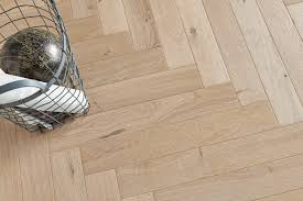 Comment entretenir un parquet vitrifié ? Parquet Huile Ou Vitrifie Comment Choisir La Bonne Finition De Protection Parquetfrancais Org