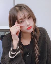 The group is composed of six members: Instagram Daily 200101 Aisha Everglow ì—ë²„ê¸€ë¡œìš° Mexico Facebook