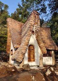 I made this fairy house cottage recycling some cardboard from pizza boxes. Rooferscoffeeshop On Fairytale House Fairytale Cottage Natural Homes