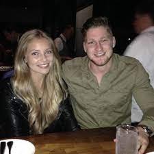 Nathan mackinnon tries to stay humble despite memorial cup mvp. Nhl Wags Hi Again Just Wanted To Tell You That The Girl
