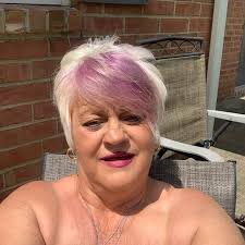 What is the best paint to use for painting rocks?