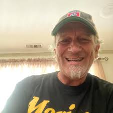 Look who was spotted Thursday! 👀 Bruce Springsteen was alongside Manasquan  Inlet as the big waves from Hurricane Erin rolled in. Lilly and Sam from  Carlson's Corner got a quick pic with