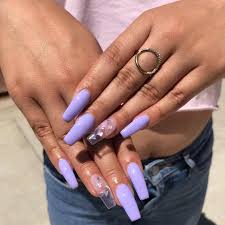 See more ideas about lilac nails, nails, nail designs. Pin By Yaya Princes On Nails In 2020 With Images Lilac Nails Ombre Acrylic Nails Purple Acrylic Nails