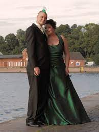 Warum entscheiden sich all diese bräute nicht für eine farbe? Punk Braut In Grun Cindy Ella Bridal Hochzeitskleid Braut Brautkleid