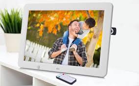 Inoltre aura è una cornice digitale da 9,7 pollici (2048 x 1536 pixel) che permette di avere sempre i nostri scatti davanti agli occhi. Come Mettere Le Foto Su Una Cornice Digitale Appena Regalata Guide Online It