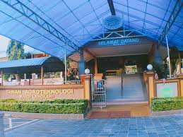 Check spelling or type a new query. Wendy Pua Malaysia Chinese Lifestyle Blogger Taman Agroteknologi Mardi Langkawi Langkawi House Styles Outdoor Decor