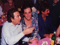 San tis gardenias ton antho. Karras Tolhs Mia Gynaika Ftaiei Live Youtube