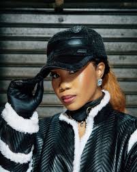 Good morning Fam, happy New week to you all, May this New Week bring  blessings your way 🙏🙏🙏 (Amen)