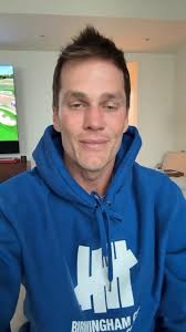 From one great to another, Tom Brady sends his congrats to Ovi! 🏈 #Gr8ness