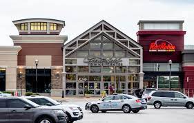 Chesterfield towne center is the largest enclosed shopping center in the richmond area. Update One Person Suffers Life Threatening Injuries In Shooting At Chesterfield Towne Center Crime News Richmond Com