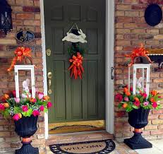 Celebrate spring with these outdoor easter decorations, including front door wreaths, oversized eggs, and yard signs. 18 Outdoor Easter Decorations Ideas Taken From Pinterest