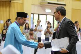 Best position paper award s. Anwar Ibrahim Faces 6 Others At Port Dickson By Election Including Ex Aide Who Accused Him Of Sodomy Politics