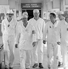On april 26, at 1:24am reactor number 4 at the chernobyl plant blew up. Chernobyl Then And Now 28 Haunting Images From Nuclear Disaster Chernobyl Chernobyl Disaster Nuclear Disasters