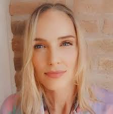 Cindy Forrester's Instagram, Twitter & Facebook