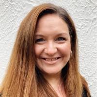 Leanne Peacock's Instagram, Twitter & Facebook