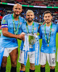 David silva is to be honoured with a statue at the etihad stadium, manchester city have announced. B R Football On Twitter Sergio Aguero Will Be Honored With A Statue Outside The Etihad Alongside Statues Currently In Progress For Vincent Kompany And David Silva Https T Co Sn1iailnjl