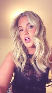 Molly Harding's Instagram, Twitter & Facebook